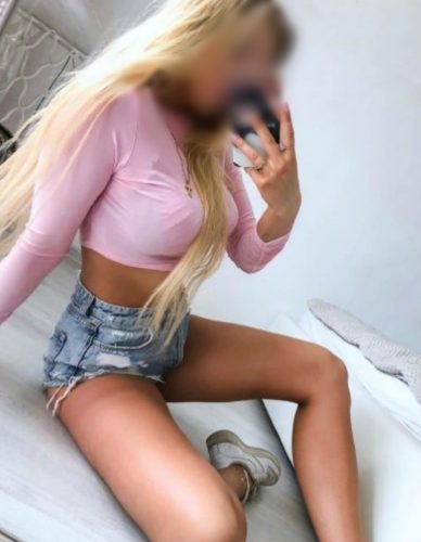 Mersin Esmer Gözlü Melis 24 Yaşında — Mersin